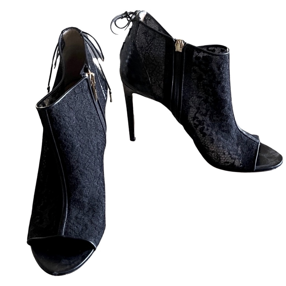 Salvatore Ferragamo Lace Shoe Booties 9 - Picture 4 of 8